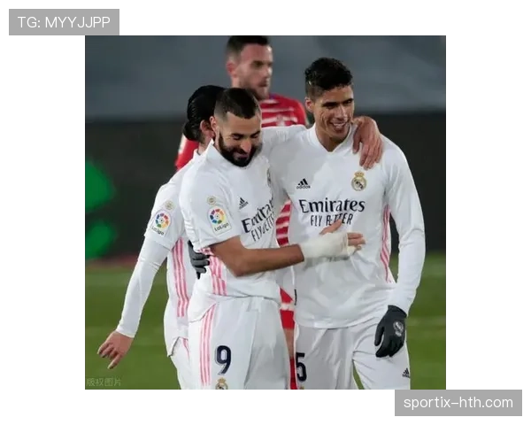 利桑德罗搭档瓦拉内，曼联防线状态回升引关注