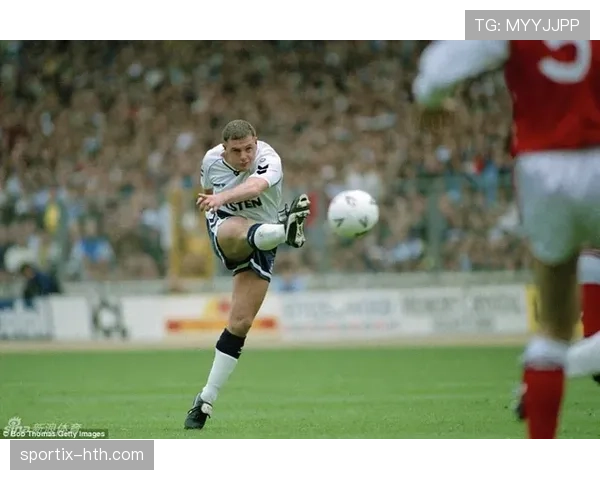 克鲁伊夫战术遗产持续塑造现代足球:理念传承与赛场统治力深度解析 克鲁伊夫战术遗产持续塑造现代足球:理念传承与赛场统治力深度解析