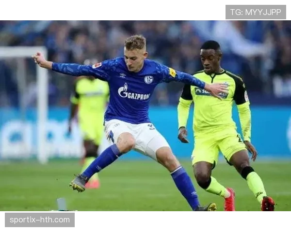 凯泽斯劳滕控球能力表现稳健,近期比赛传球效率持续提升 凯泽斯劳滕控球能力表现稳健,近期比赛传球效率持续提升