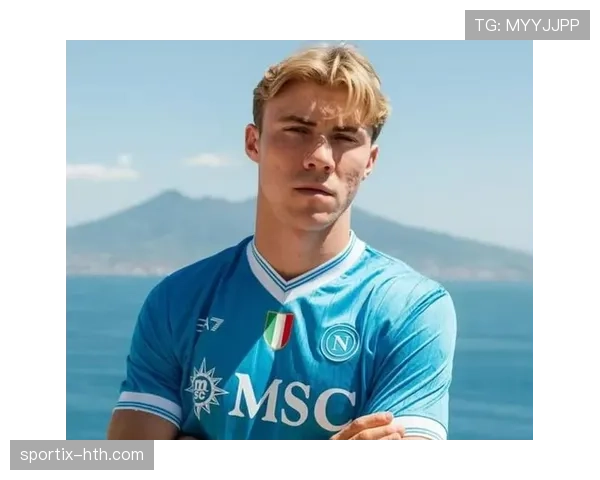 努涅斯与霍伊伦:同代锋线潜力股的结构适配性与发展上限对比分析 努涅斯与霍伊伦:同代锋线潜力股的结构适配性与发展上限对比分析